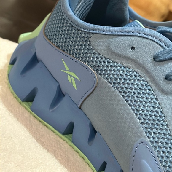 Reebok Women’s Zig Dynamica Adventure Sneaker, Blue/Mint. Size 10 - Picture 8 of 16